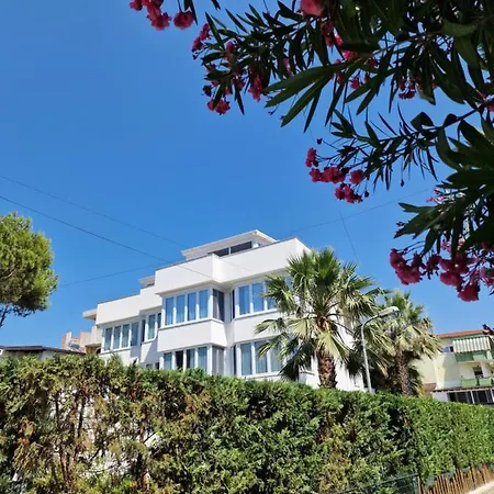 Апартаменты Pearl Adriatic Coast 4 Голем